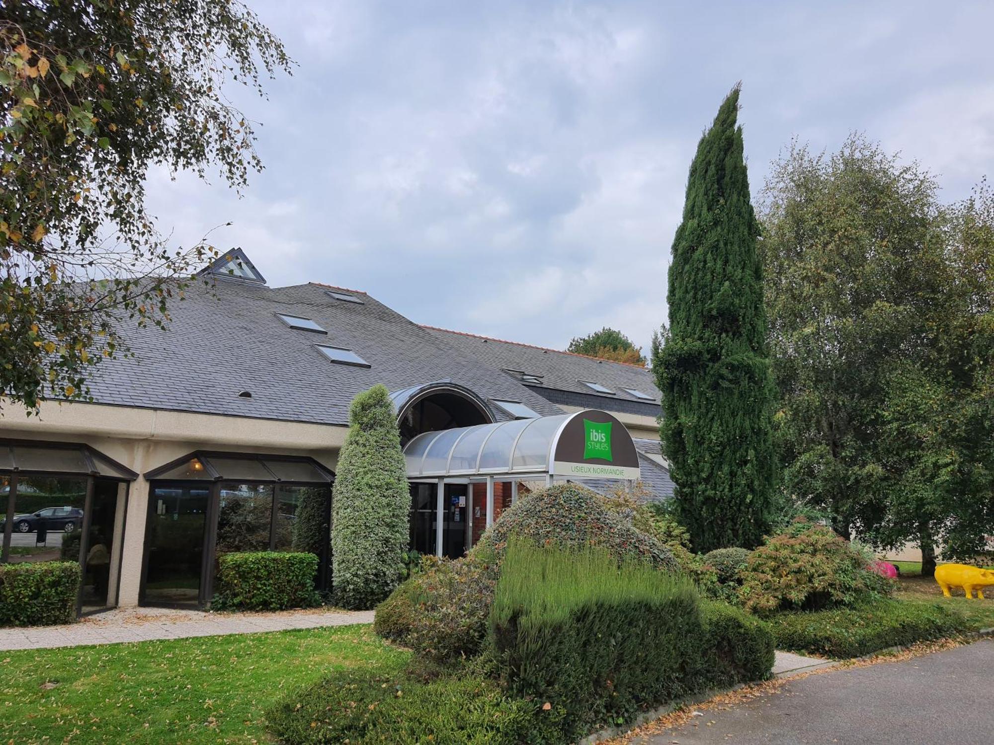 Ibis Styles Lisieux Normandie Экстерьер фото