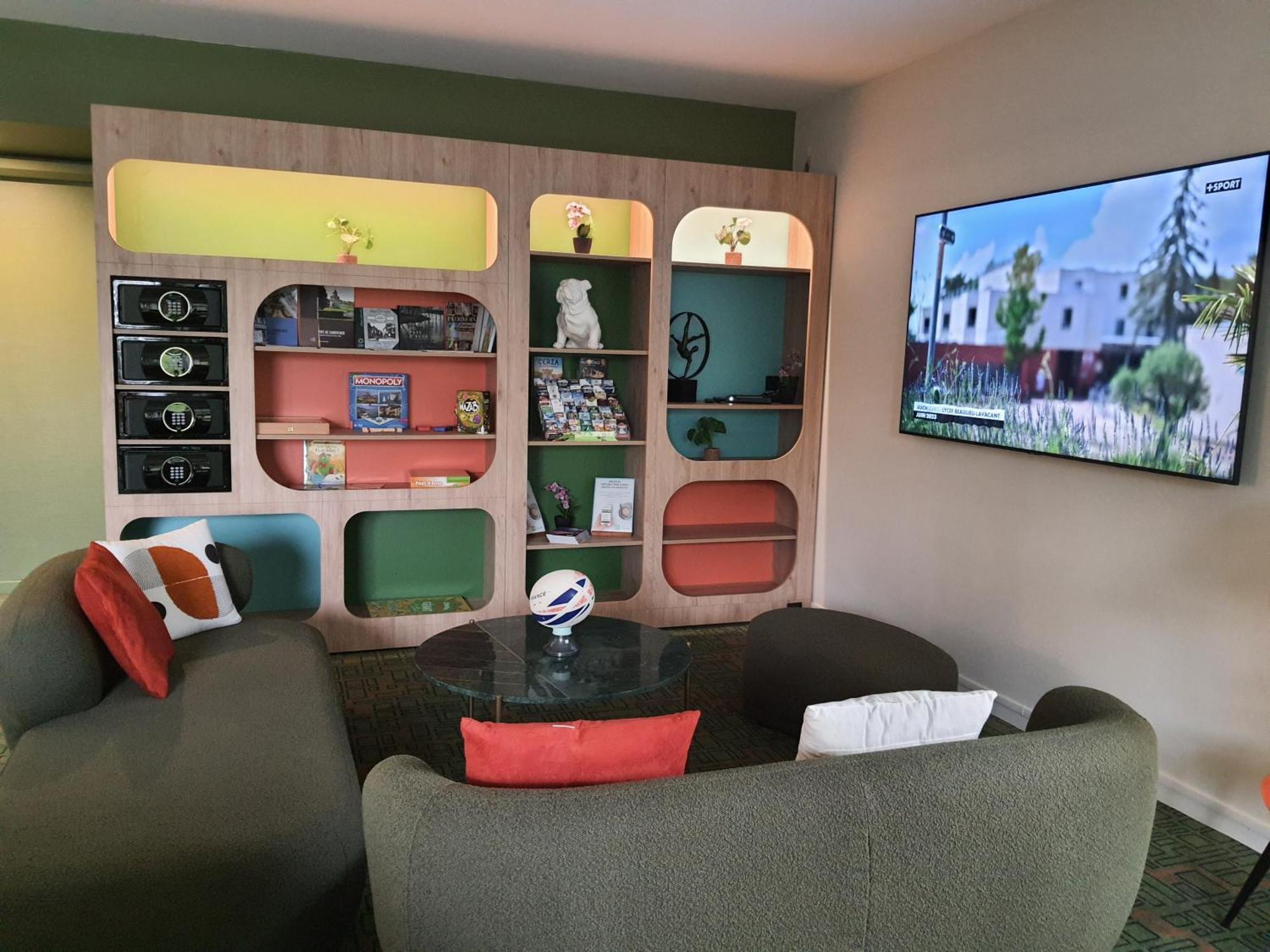 Ibis Styles Lisieux Normandie Экстерьер фото