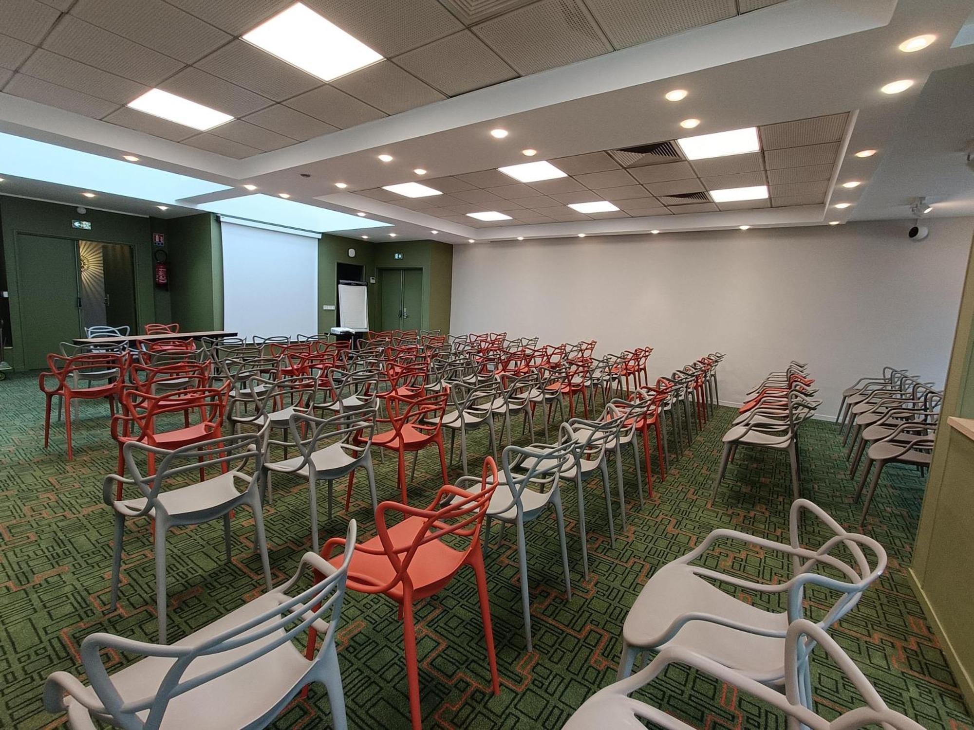 Ibis Styles Lisieux Normandie Экстерьер фото