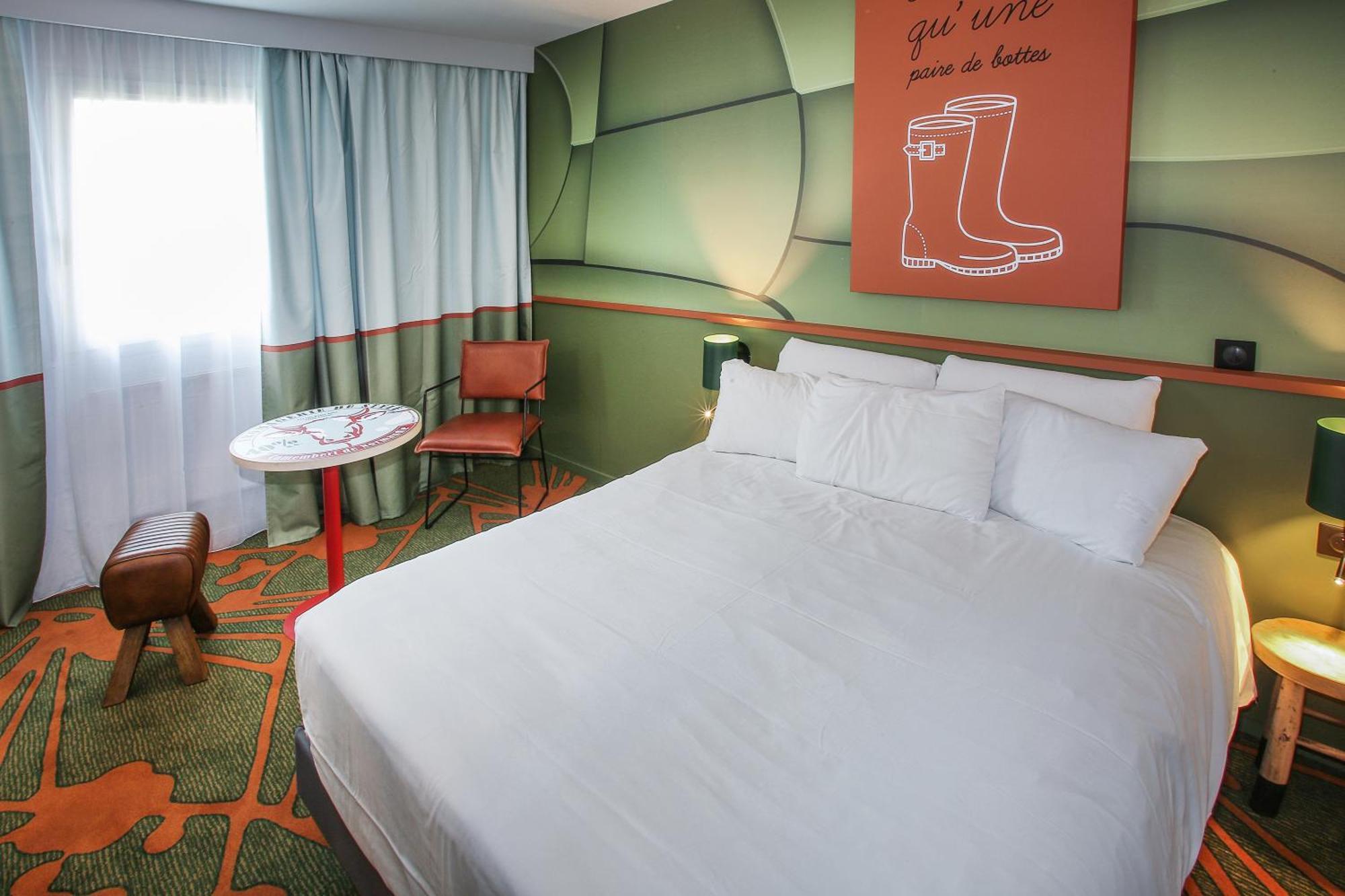 Ibis Styles Lisieux Normandie Экстерьер фото