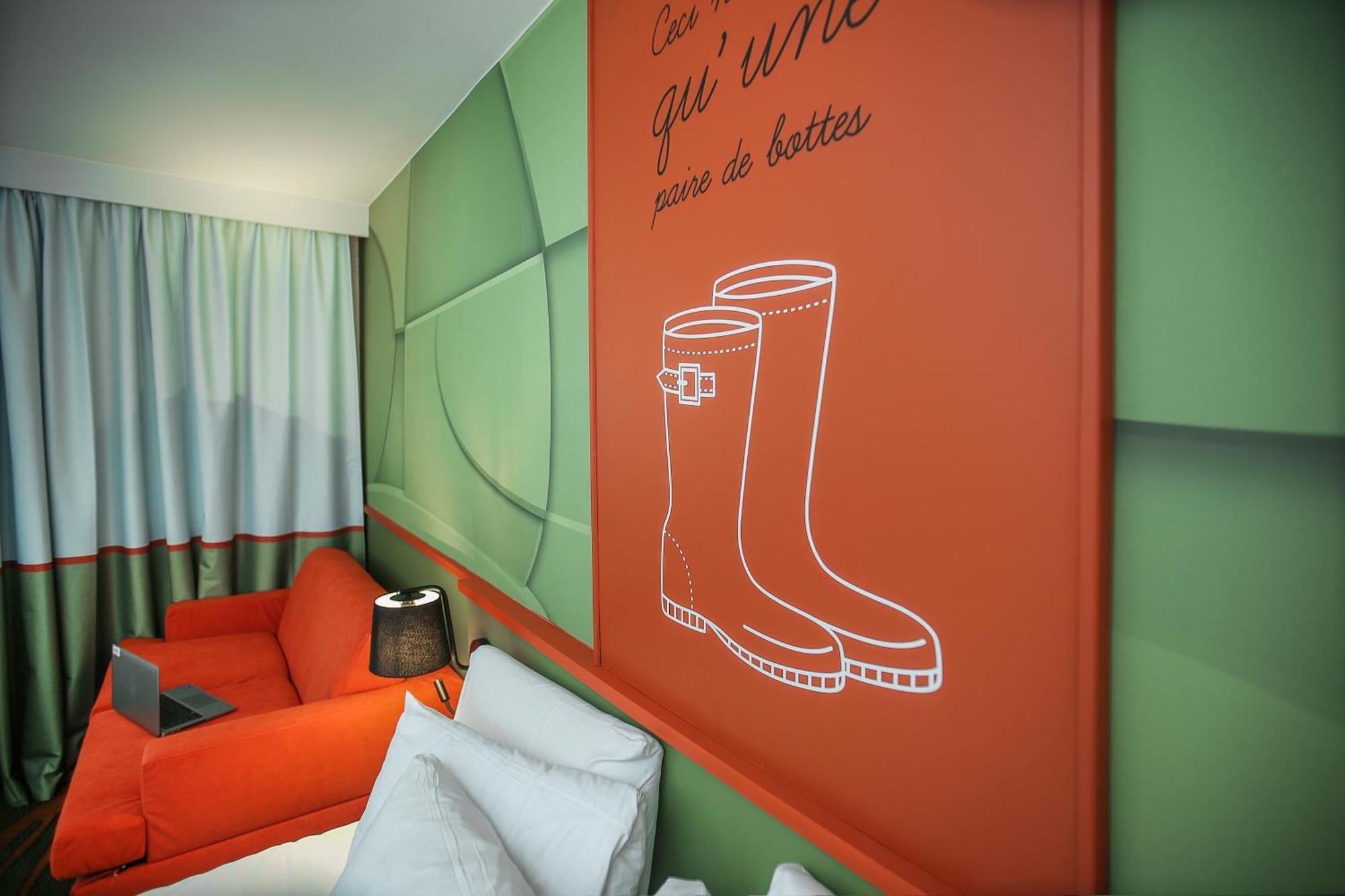 Ibis Styles Lisieux Normandie Экстерьер фото