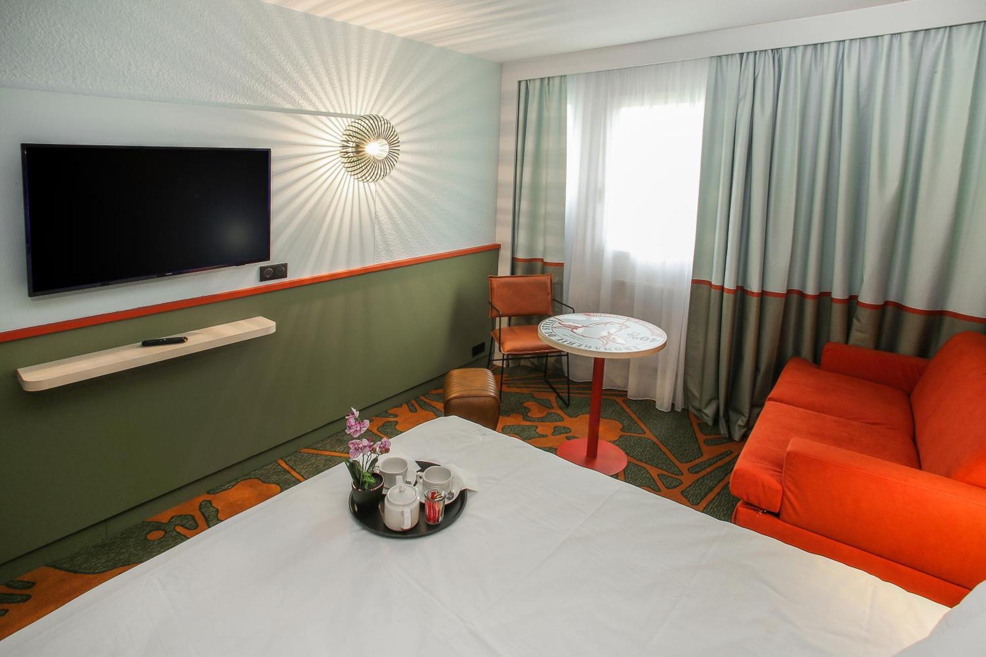 Ibis Styles Lisieux Normandie Экстерьер фото