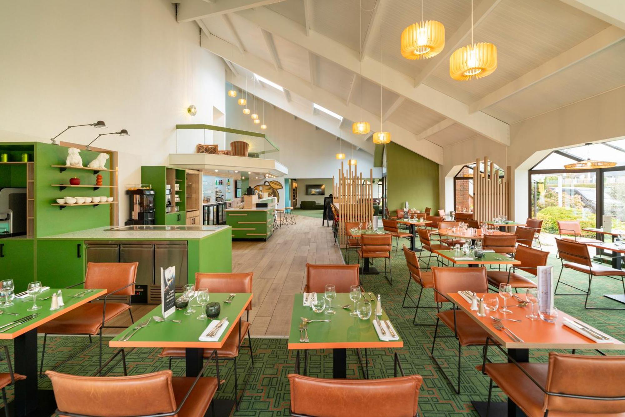 Ibis Styles Lisieux Normandie Экстерьер фото