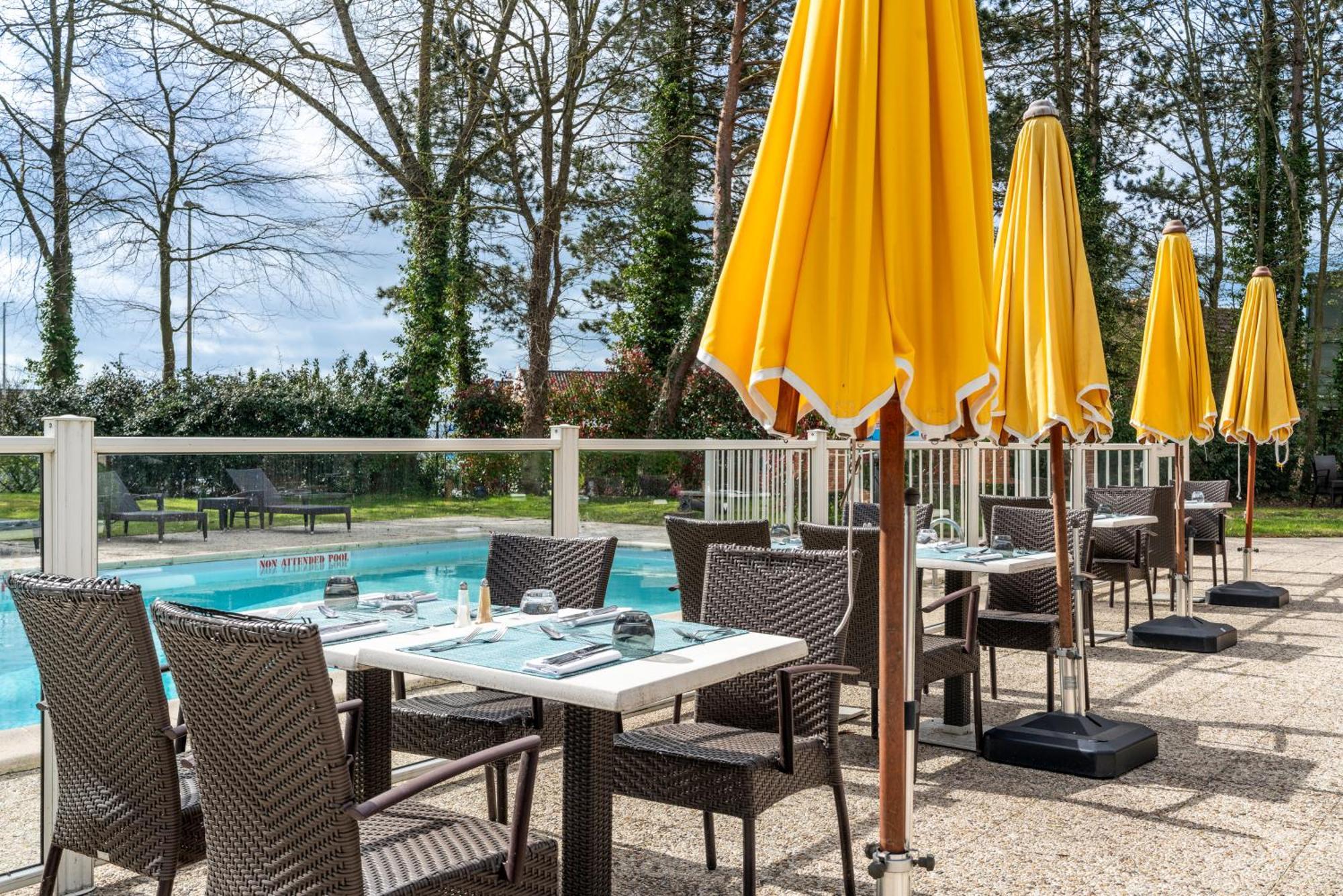 Ibis Styles Lisieux Normandie Экстерьер фото