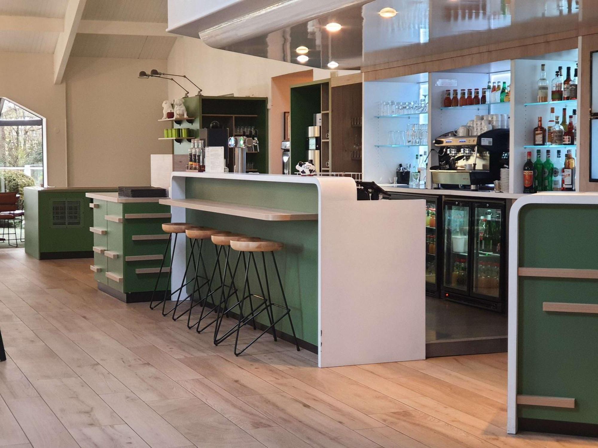 Ibis Styles Lisieux Normandie Экстерьер фото