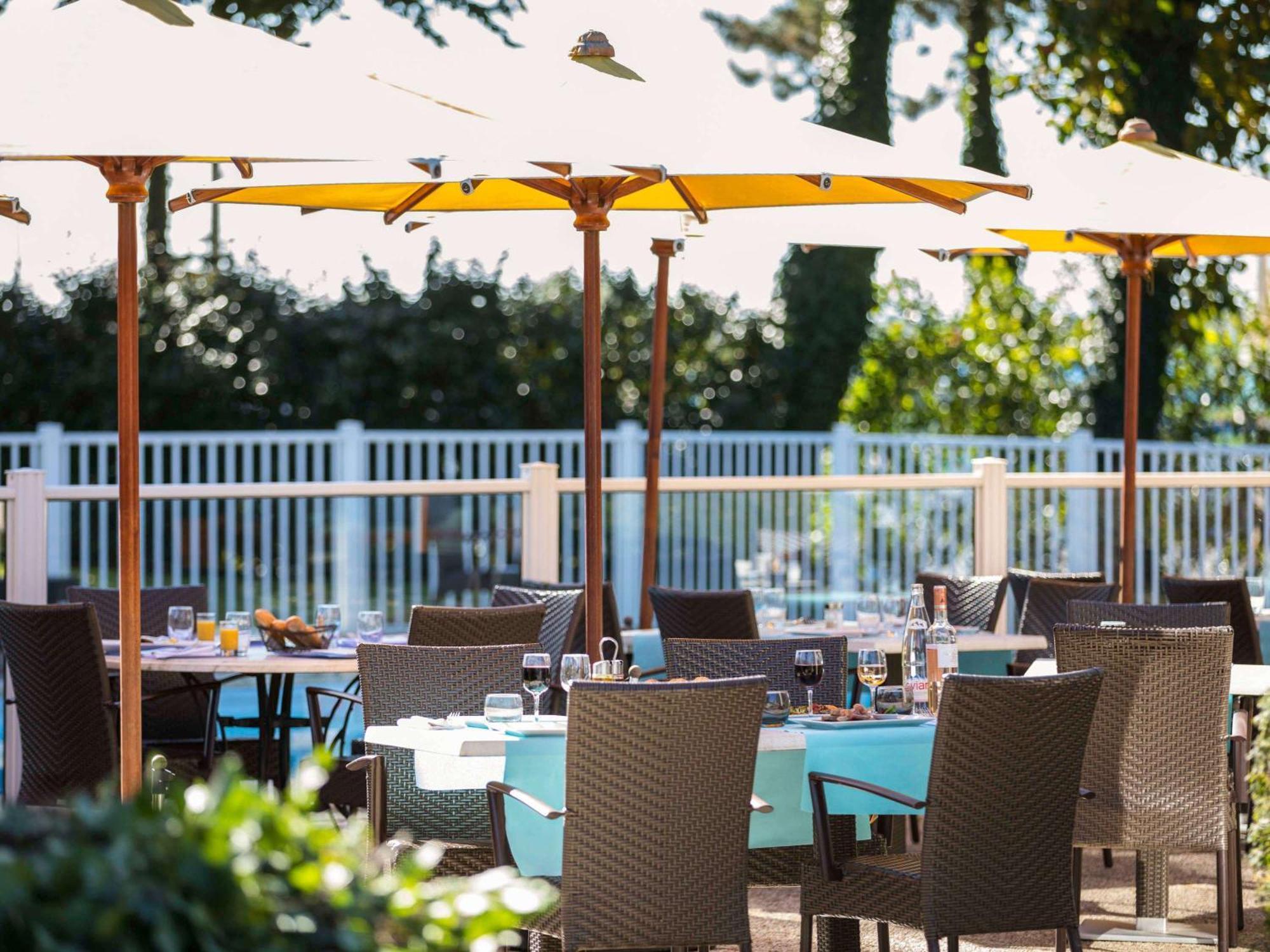 Ibis Styles Lisieux Normandie Экстерьер фото